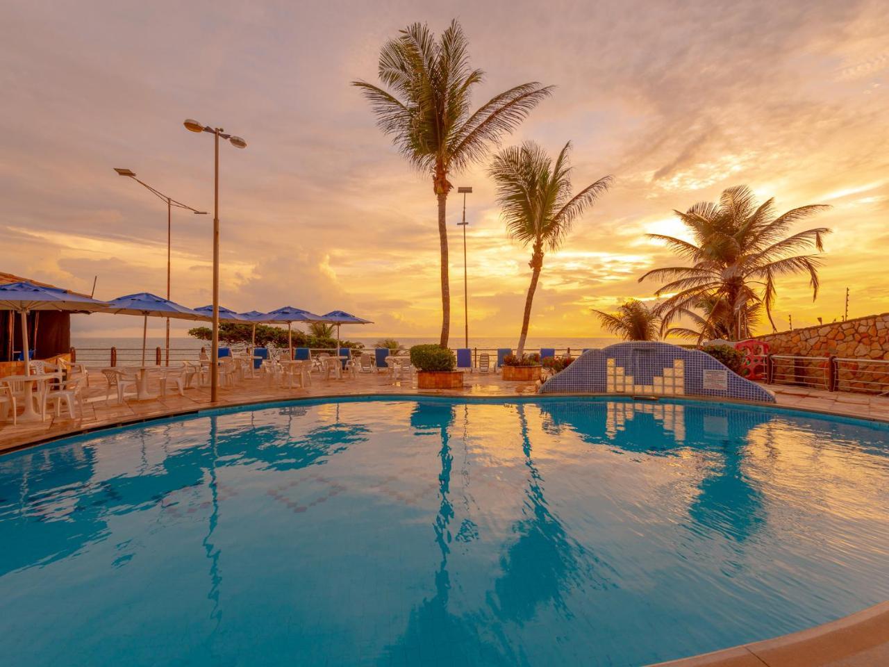 Hotel Happy Azul